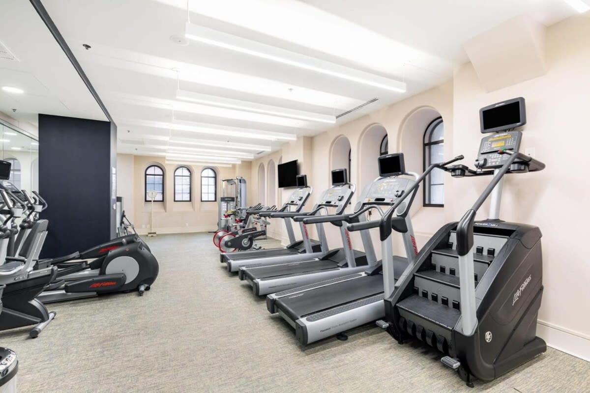 2B 2Ba Luxury Downtown Suite Rooftop Deck & Gym Балтимор Екстериор снимка